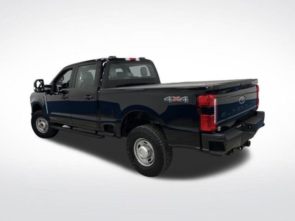 Used 2023 Ford Super Duty F-350 SRW XL Truck Crew Cab