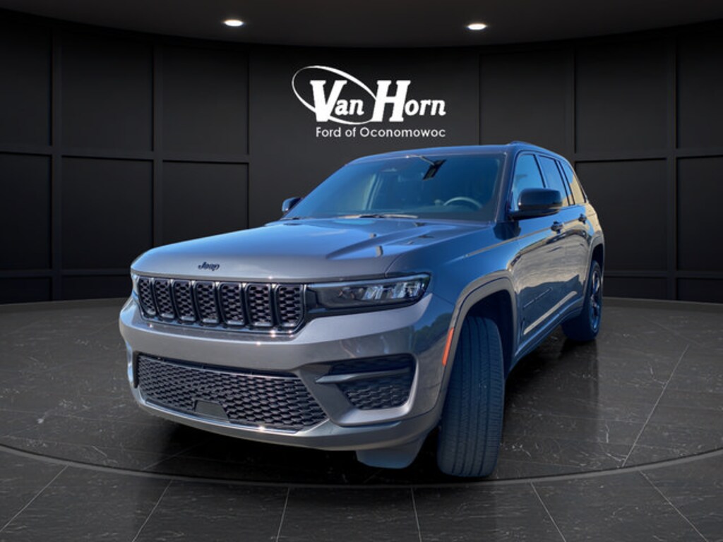 Used 2023 Jeep Grand Cherokee Altitude SUV