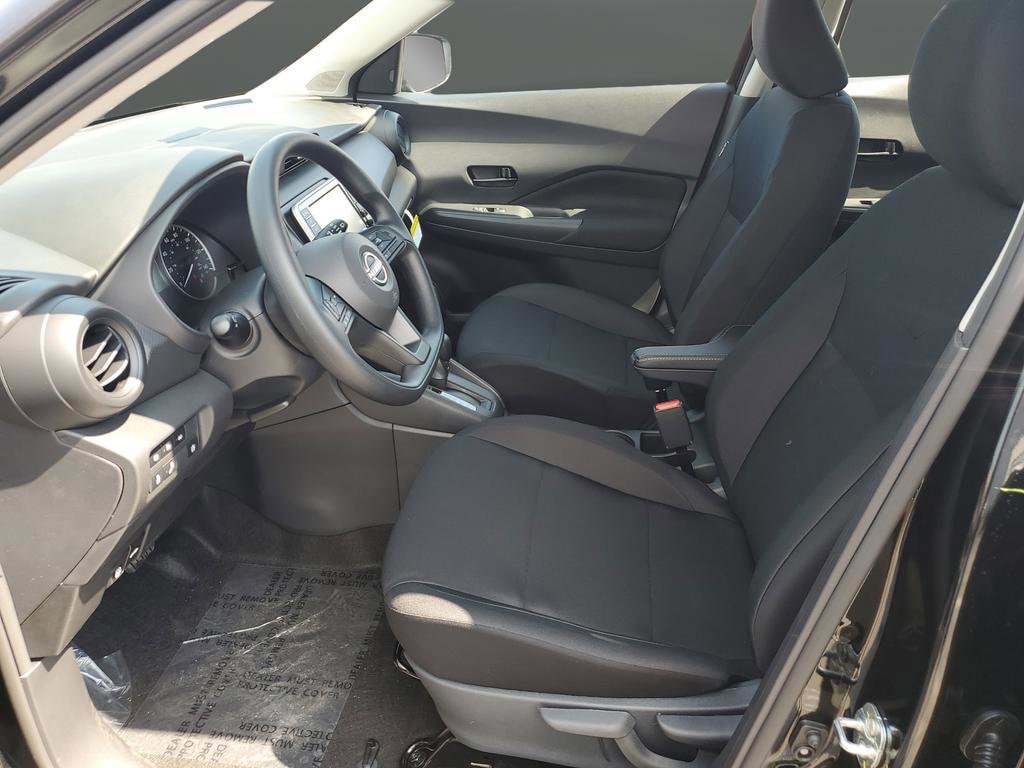 New 2025 Nissan Kicks Play S SUV