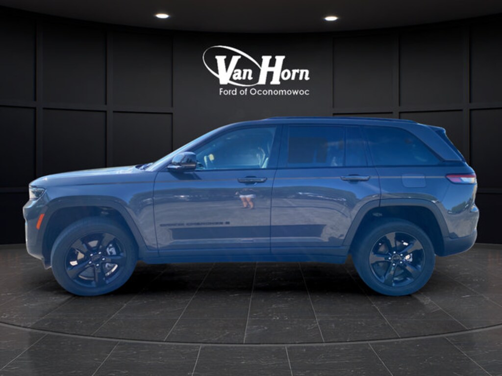 Used 2023 Jeep Grand Cherokee Altitude SUV