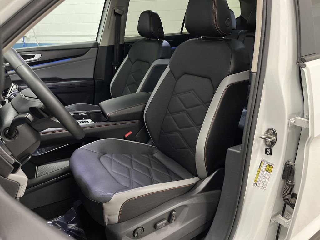 Used 2024 Volkswagen Atlas 2.0T Peak Edition SE w/Technology SUV