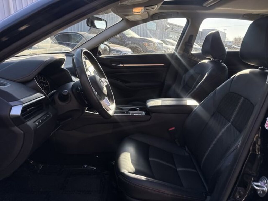 Used 2024 Nissan Altima 2.5 SR Sedan