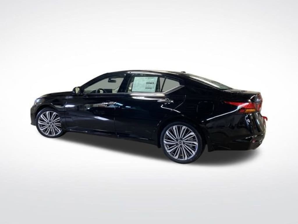 New 2025 Nissan Altima SL Sedan