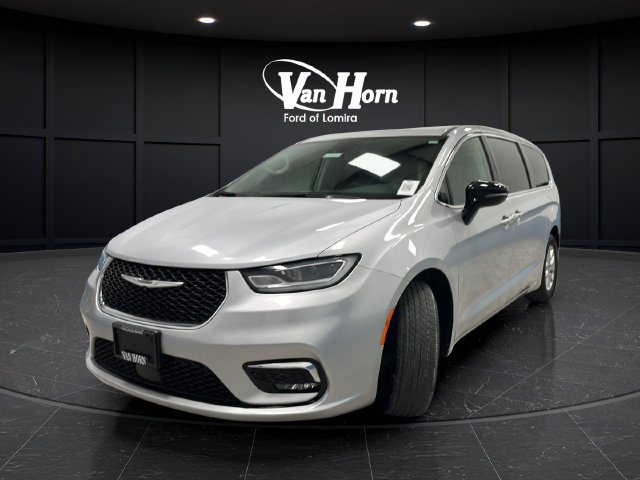 Used 2024 Chrysler Pacifica Touring L Van Passenger Van