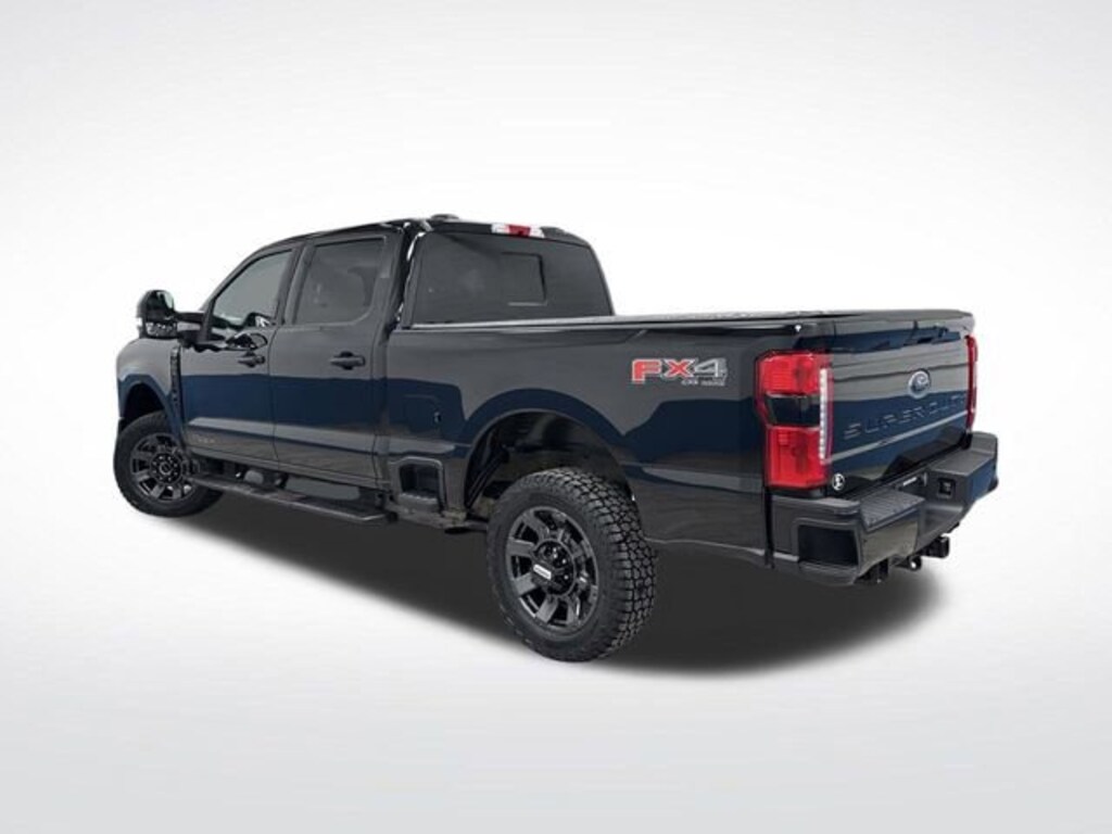 Used 2023 Ford Super Duty F-250 SRW LARIAT Truck Crew Cab