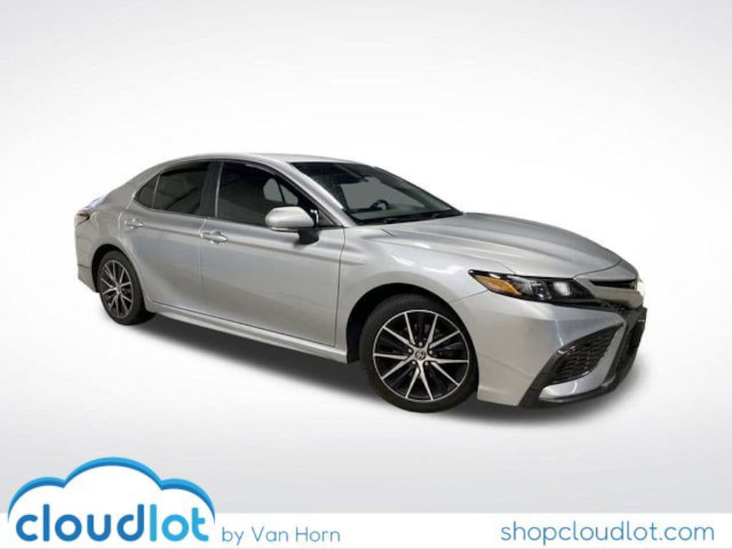 Used 2022 Toyota Camry SE Sedan