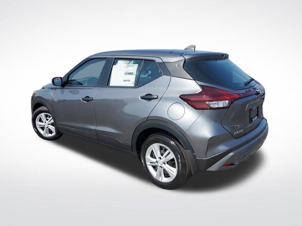 New 2025 Nissan Kicks Play S SUV
