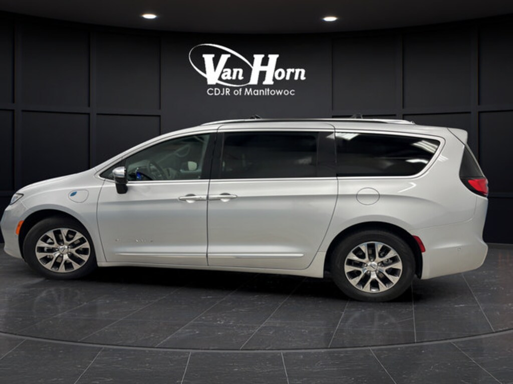 Used 2023 Chrysler Pacifica Hybrid Pinnacle Van Passenger Van