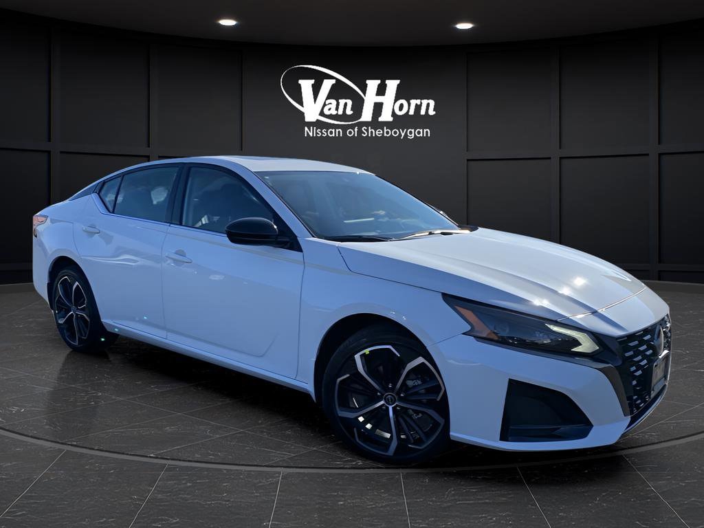 New 2025 Nissan Altima SR Sedan