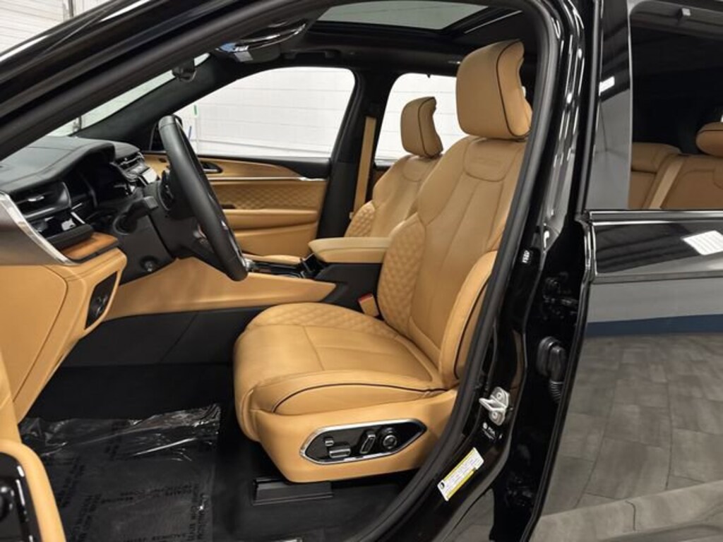 Used 2025 Jeep Grand Cherokee Summit Reserve SUV