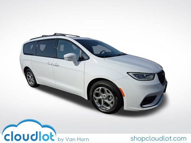 2021 Chrysler Pacifica Hybrid Limited's photo