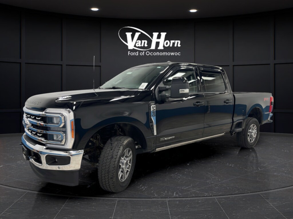 Used 2023 Ford Super Duty F-250 SRW LARIAT Truck Crew Cab