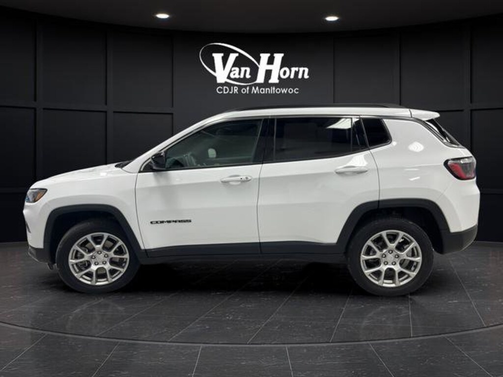 Used 2024 Jeep Compass Latitude Lux SUV
