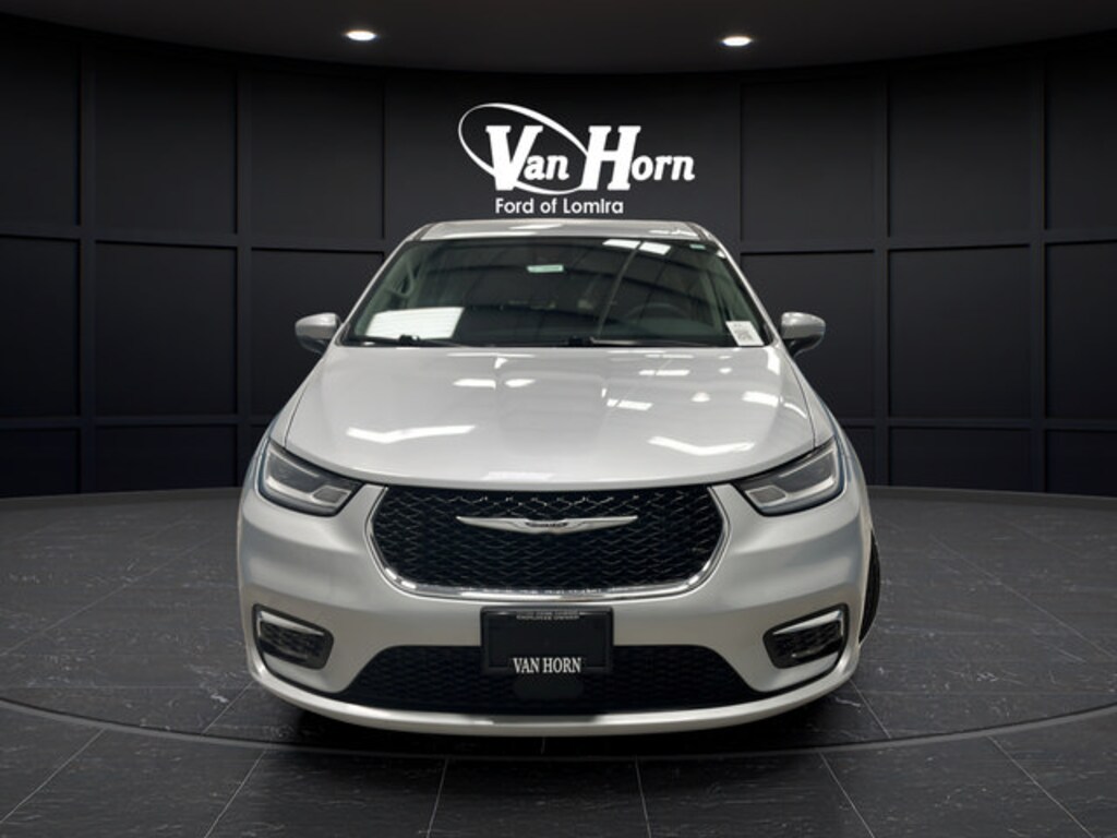 Used 2023 Chrysler Pacifica Touring L Van Passenger Van