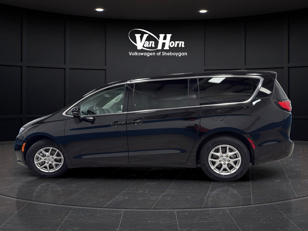 Used 2024 Chrysler Pacifica Touring L Van Passenger Van