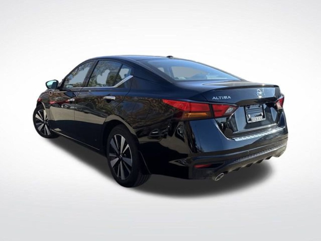 Used 2022 Nissan Altima 2.5 SL Sedan