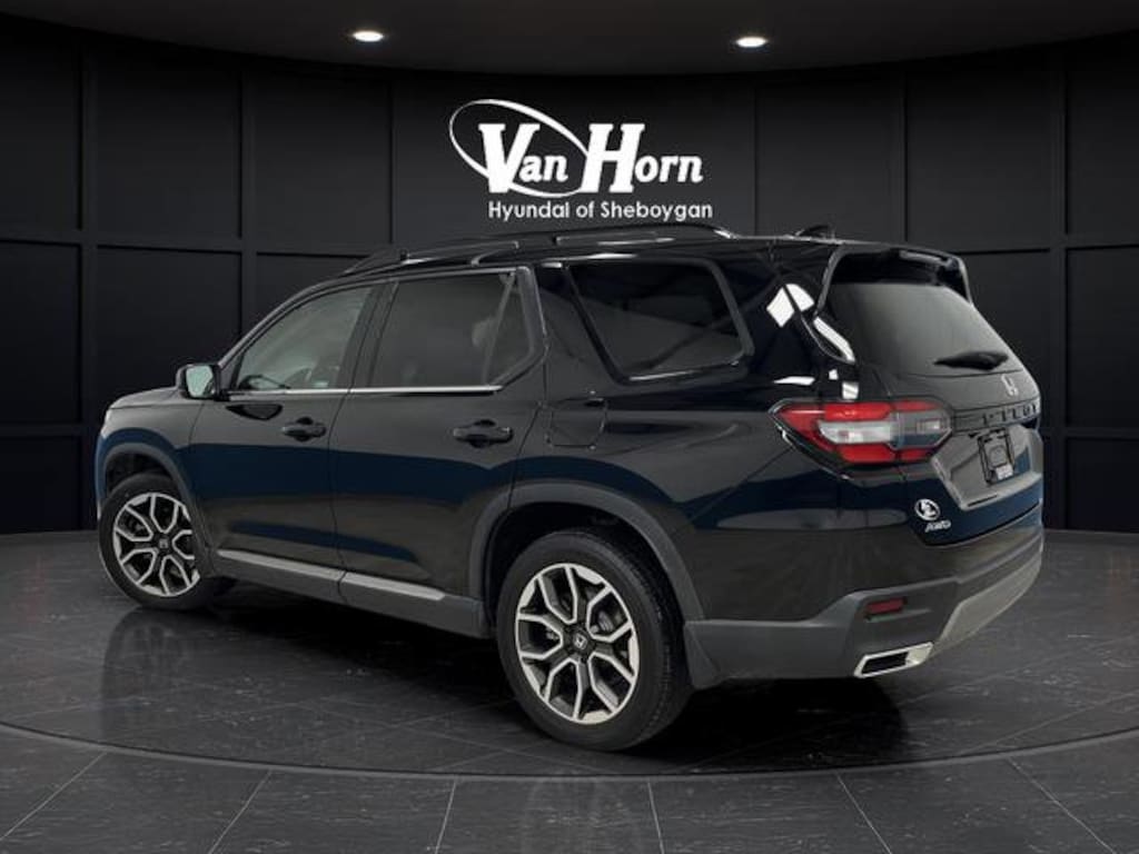 Used 2023 Honda Pilot Touring SUV