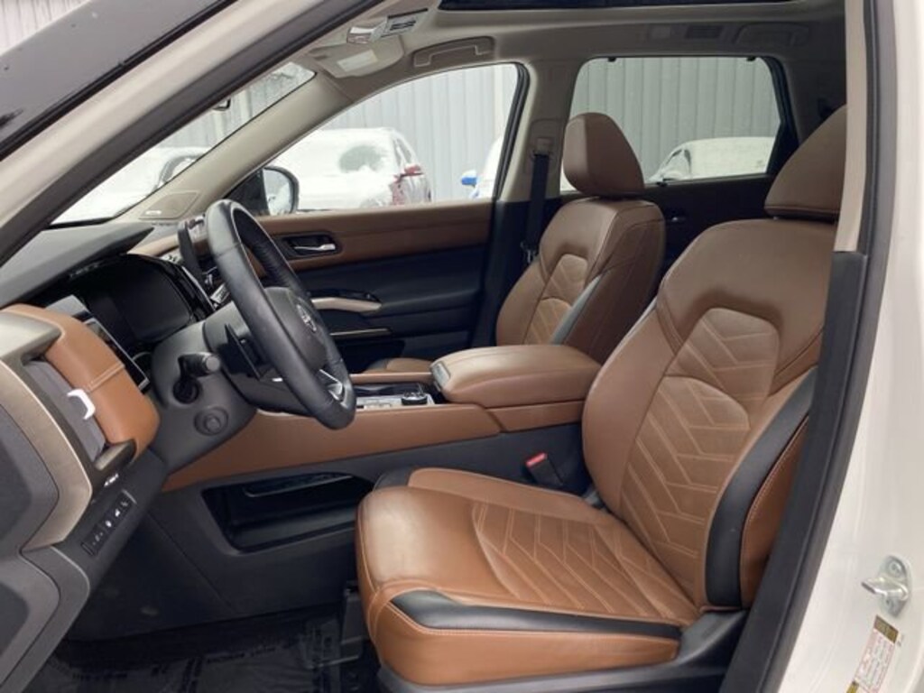Used 2023 Nissan Pathfinder Platinum SUV
