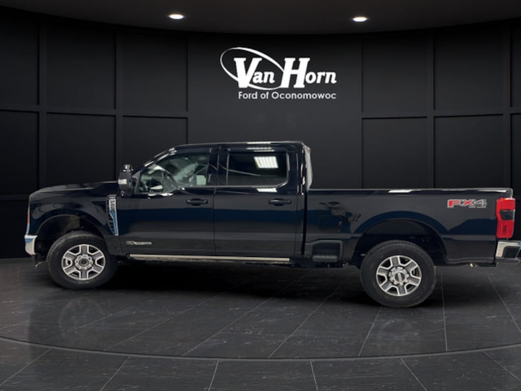 Used 2023 Ford Super Duty F-250 SRW LARIAT Truck Crew Cab