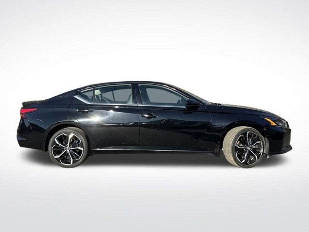 Used 2024 Nissan Altima 2.5 SR Sedan