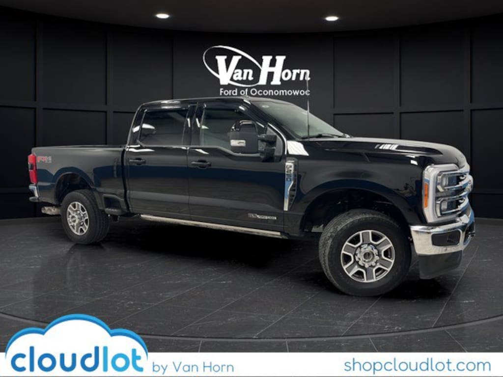 Used 2023 Ford Super Duty F-250 SRW LARIAT Truck Crew Cab