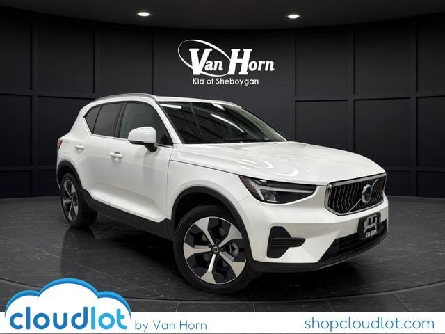 2025 Volvo XC40 B5 Core Bright AWD's photo