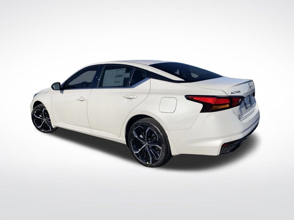 New 2025 Nissan Altima SR Sedan