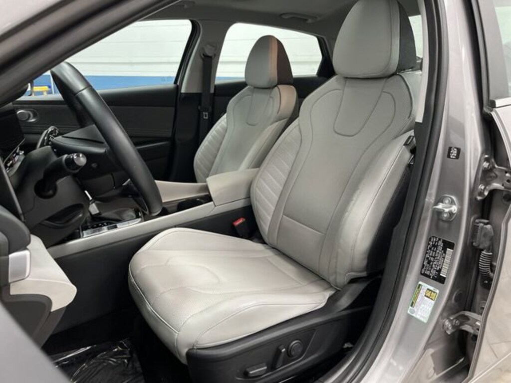 Used 2024 Hyundai Elantra Limited Sedan