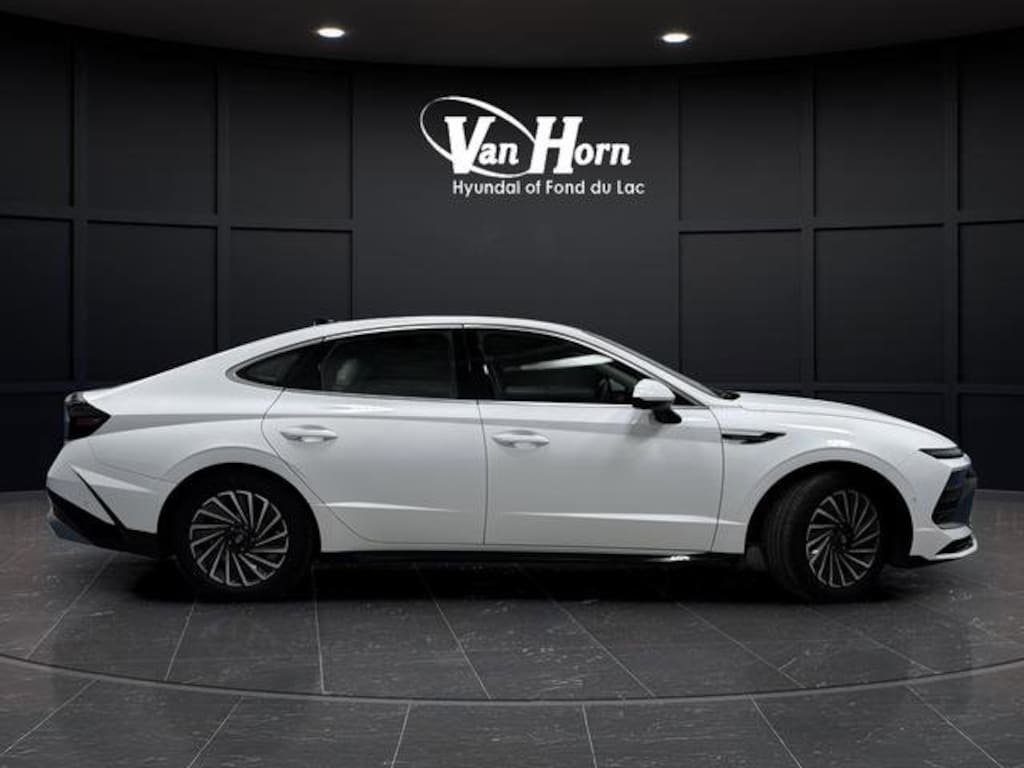 Used 2025 Hyundai Sonata Hybrid Limited Sedan