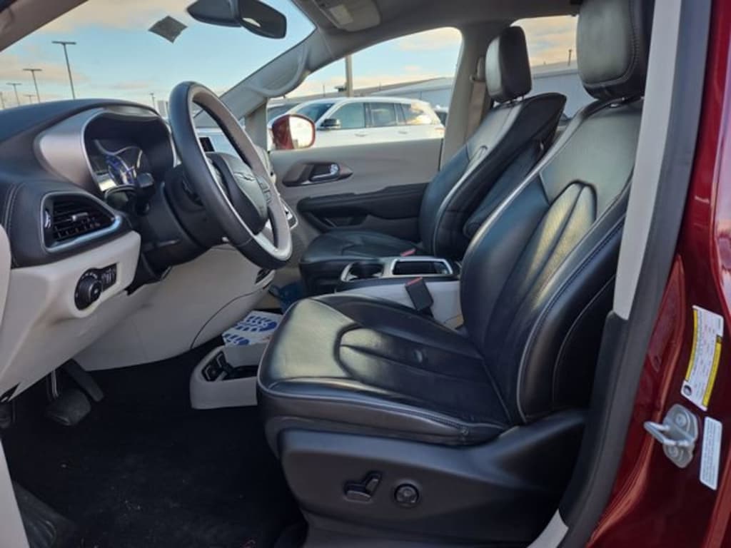 Used 2018 Chrysler Pacifica Hybrid Limited Van Passenger Van