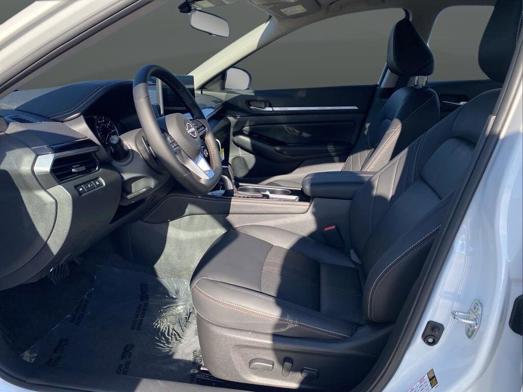 New 2025 Nissan Altima SR Sedan