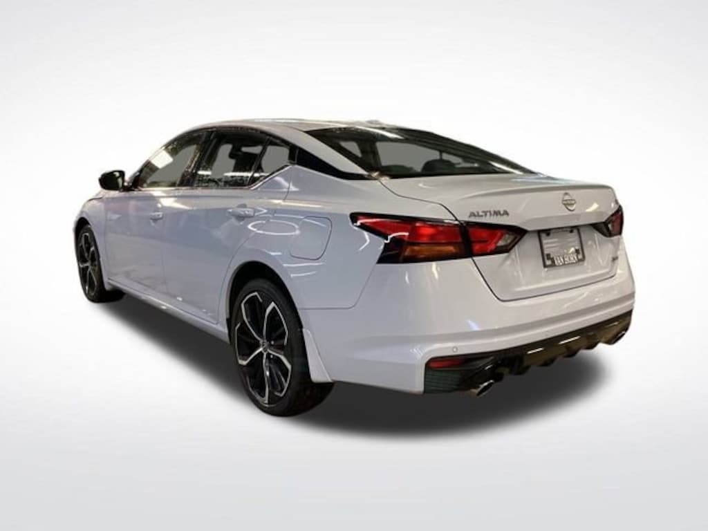 Used 2024 Nissan Altima 2.5 SR Sedan
