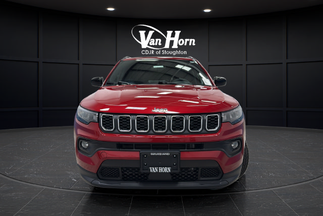 Used 2025 Jeep Compass Latitude SUV