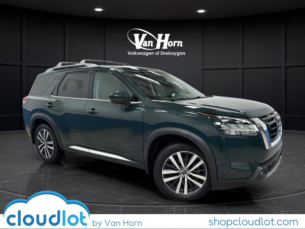 2022 Nissan Pathfinder Platinum 4WD's photo