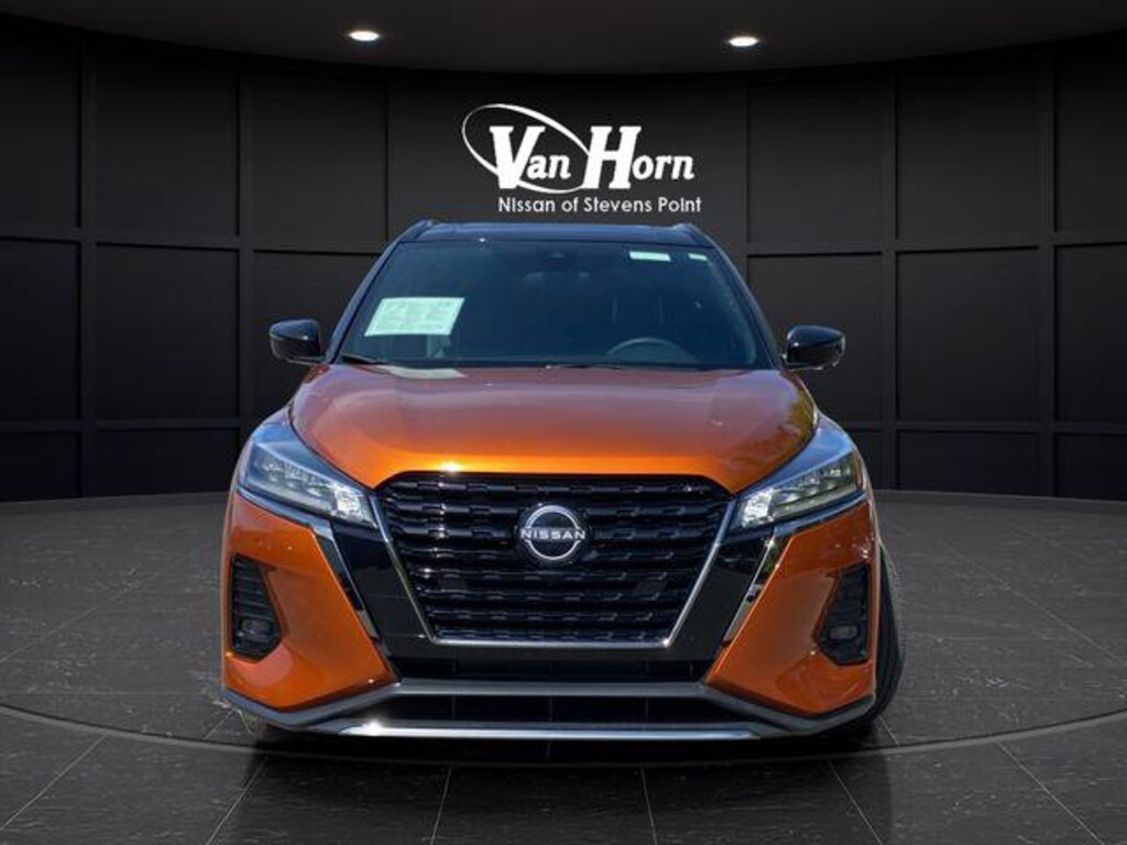 Used 2023 Nissan Kicks SR SUV