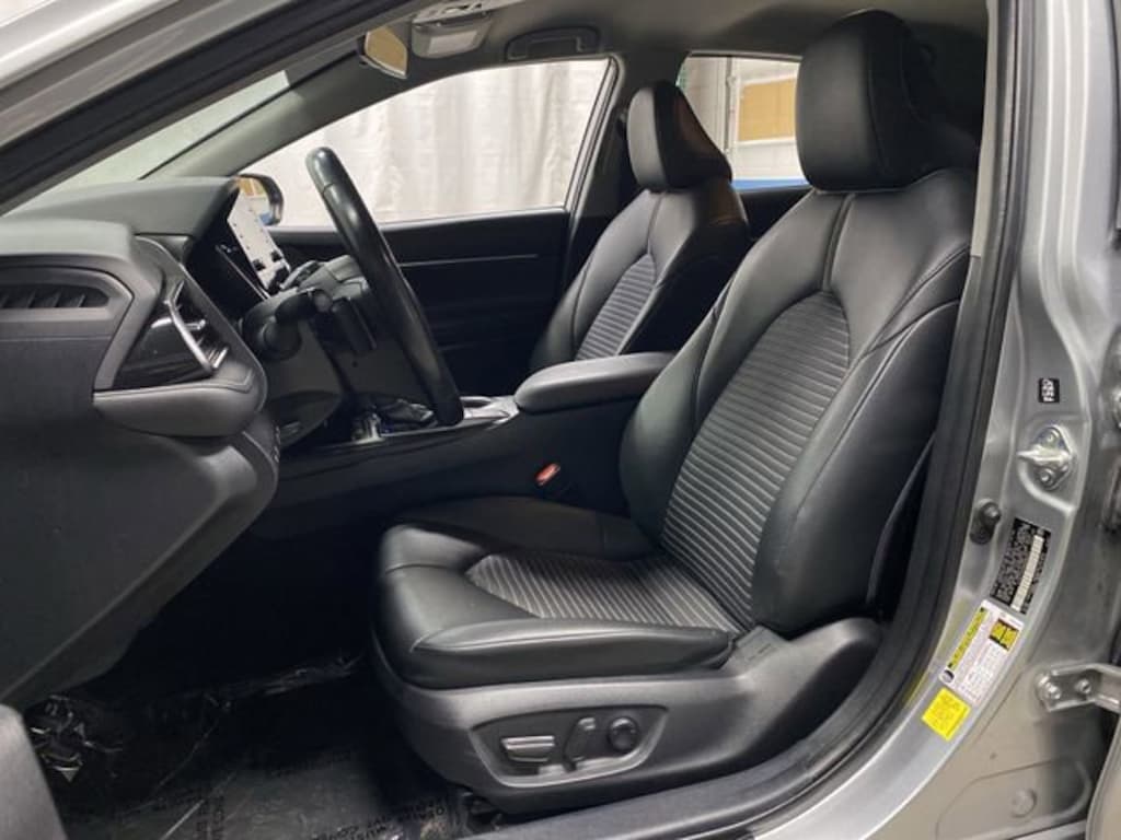 Used 2022 Toyota Camry SE Sedan