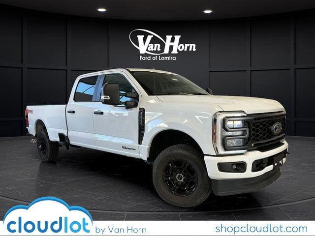 2025 Ford F-350 XL 4x4 Crew Cab 176 in SRW's photo