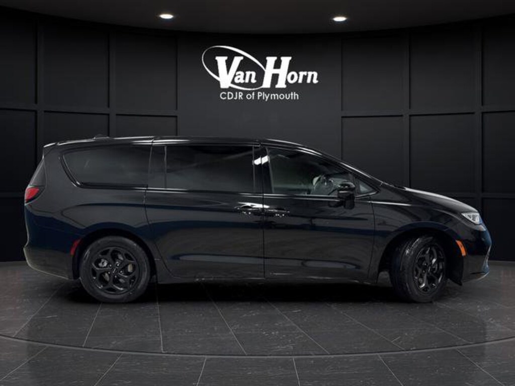 Used 2023 Chrysler Pacifica Hybrid Limited Van Passenger Van