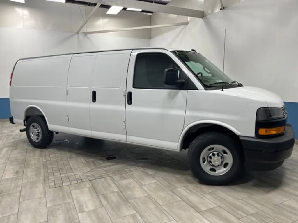 New 2026 Chevrolet Express 3500 Work Van Van Extended Cargo Van