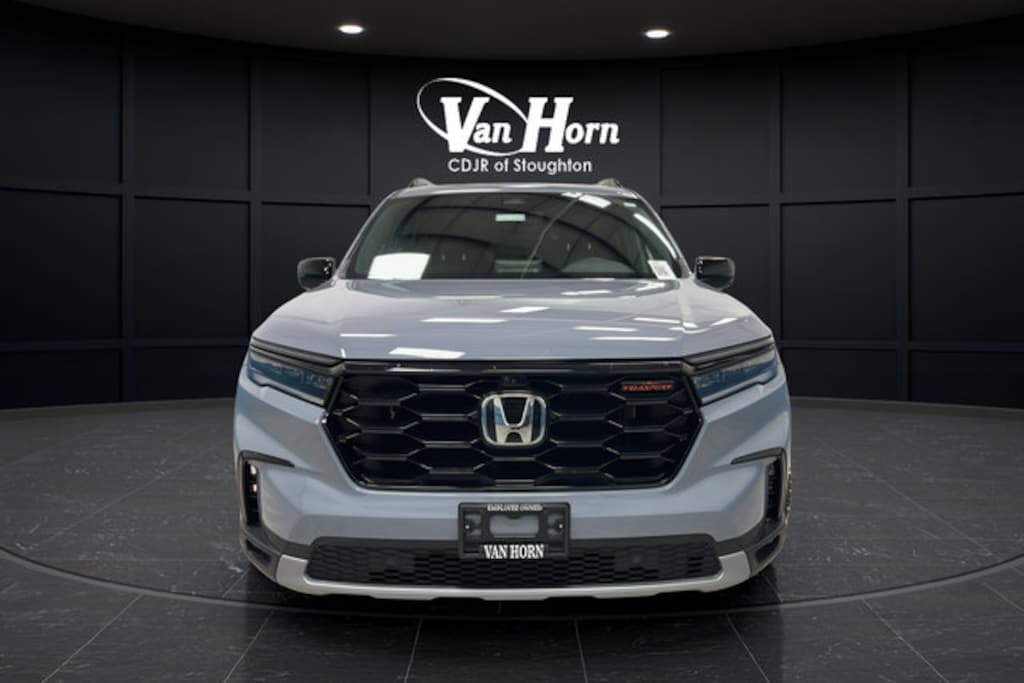 Used 2025 Honda Pilot TrailSport SUV