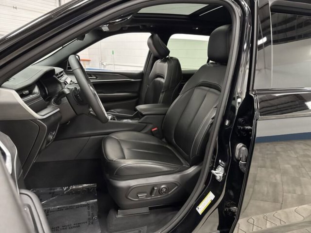 Used 2024 Jeep Grand Cherokee Limited SUV