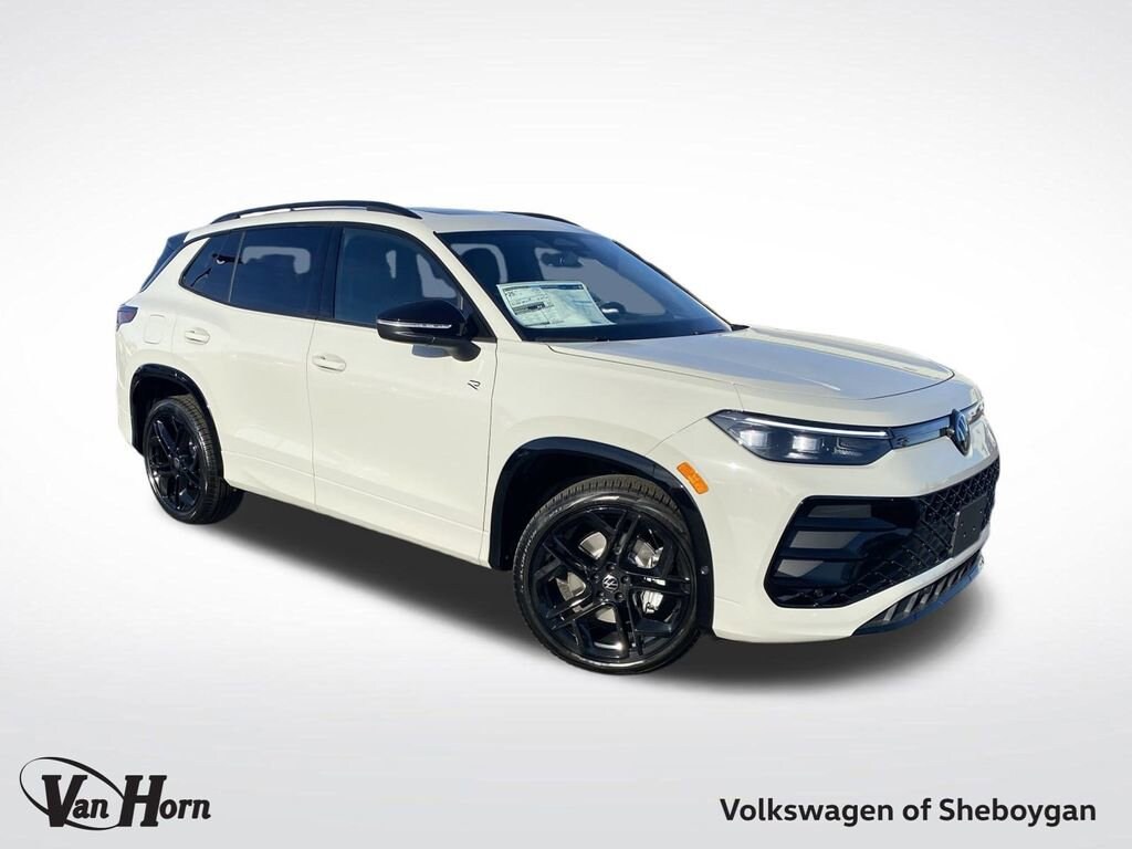 New 2026 Volkswagen Tiguan SE R-Line Black 2.0T SE R-Line Black 4MOTION