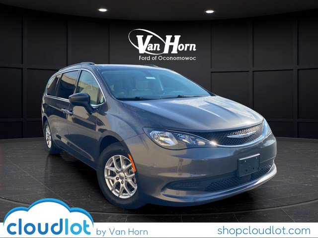 2021 Chrysler Voyager LXI's photo