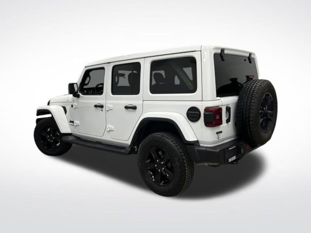 Used 2022 Jeep Wrangler Unlimited Sahara Altitude SUV