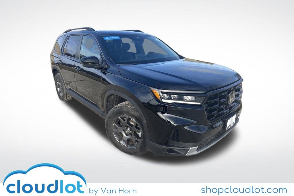 2025 Honda Pilot TrailSport's photo