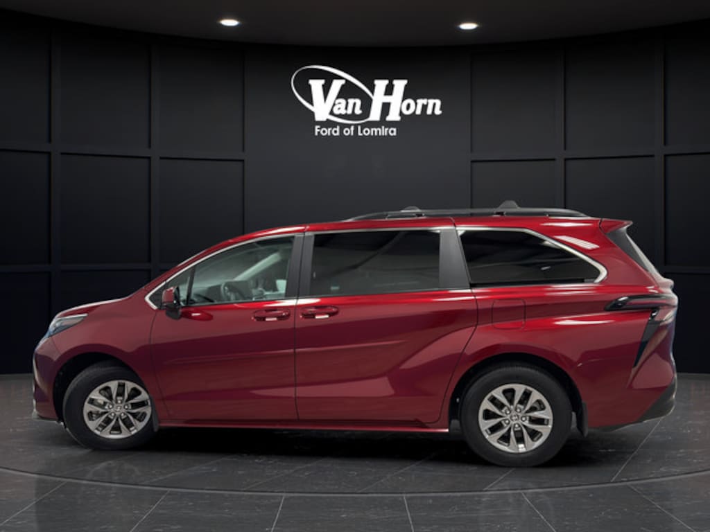 Used 2025 Toyota Sienna LE Van Passenger Van