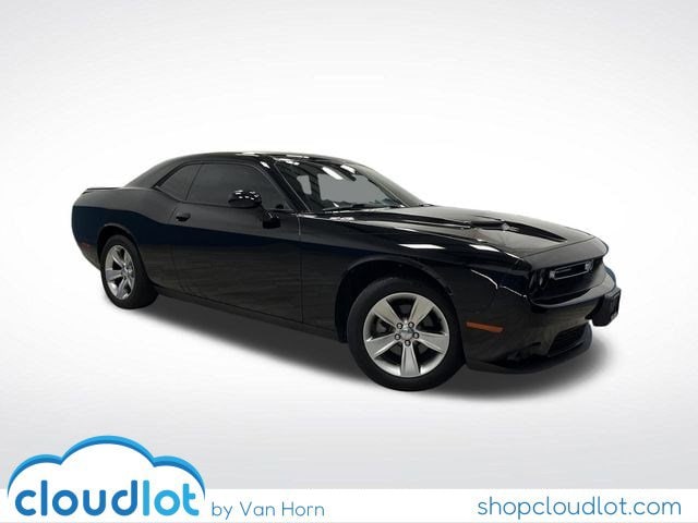 2021 Dodge Challenger SXT's photo