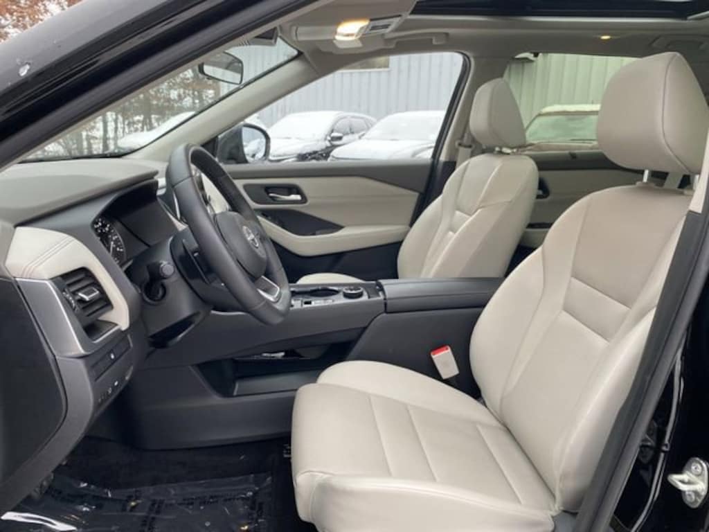 Used 2024 Nissan Rogue SV SUV