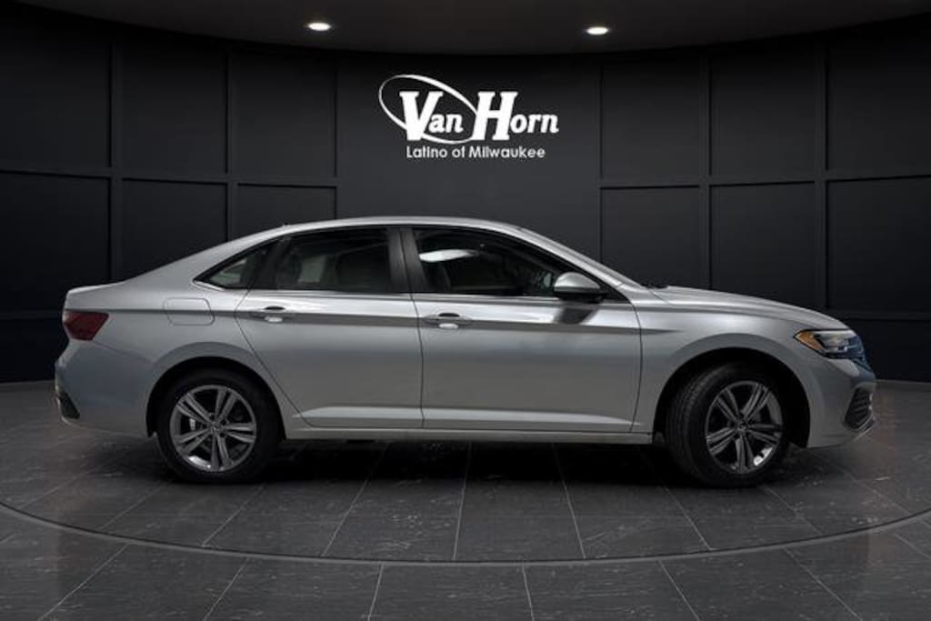Used 2023 Volkswagen Jetta SE Sedan