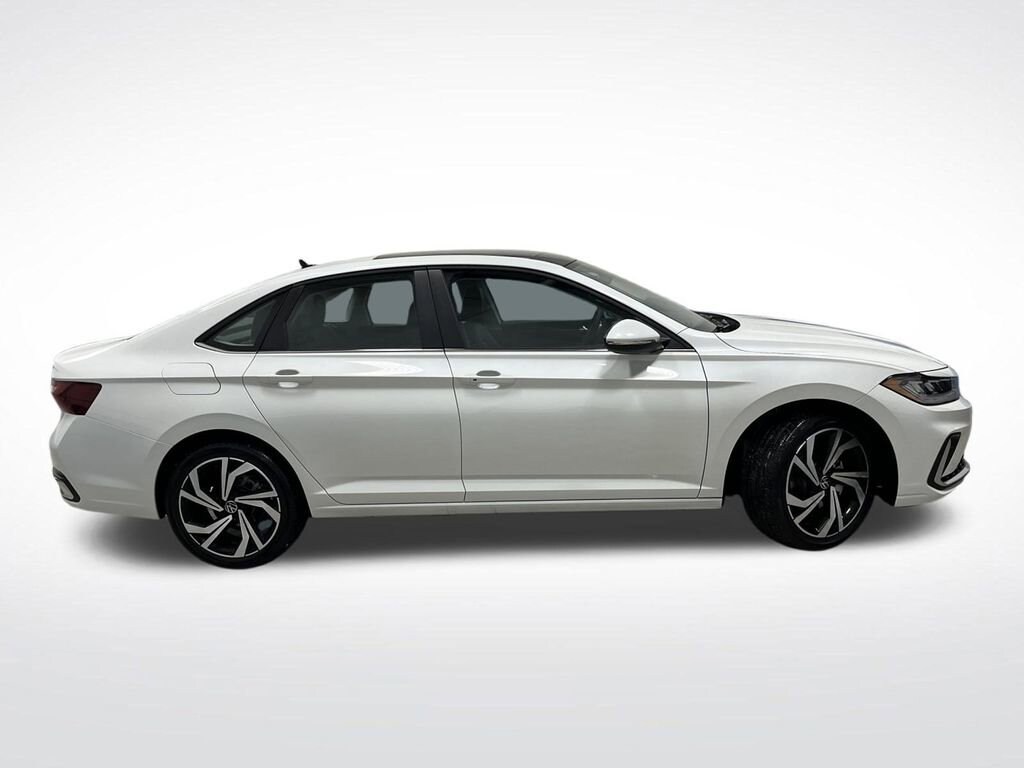 Used 2025 Volkswagen Jetta SEL Sedan